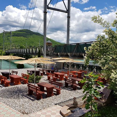Pansion Basa Hotel Ustikolina ภายนอก รูปภาพ