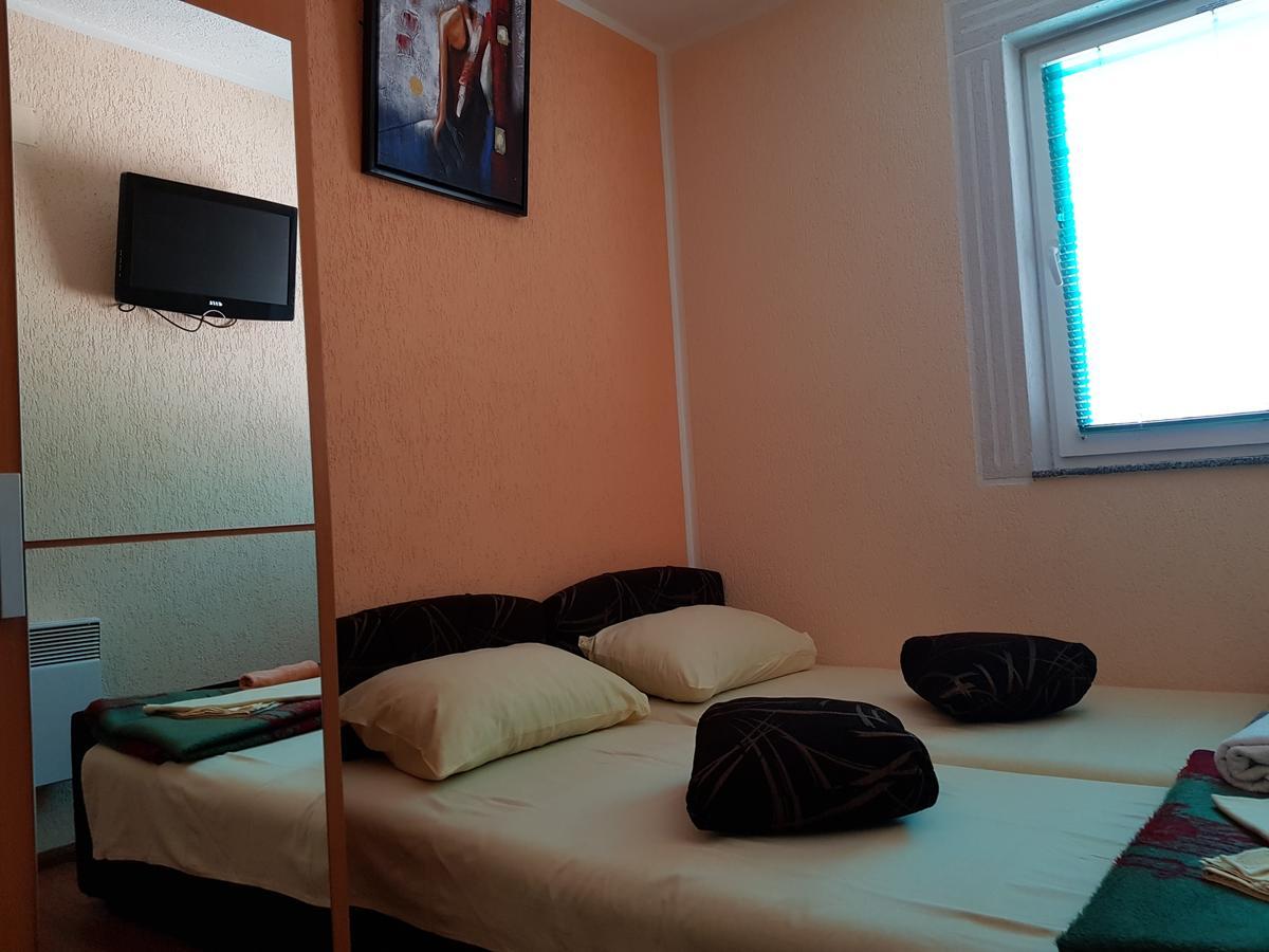 Pansion Basa Hotel Ustikolina ภายนอก รูปภาพ