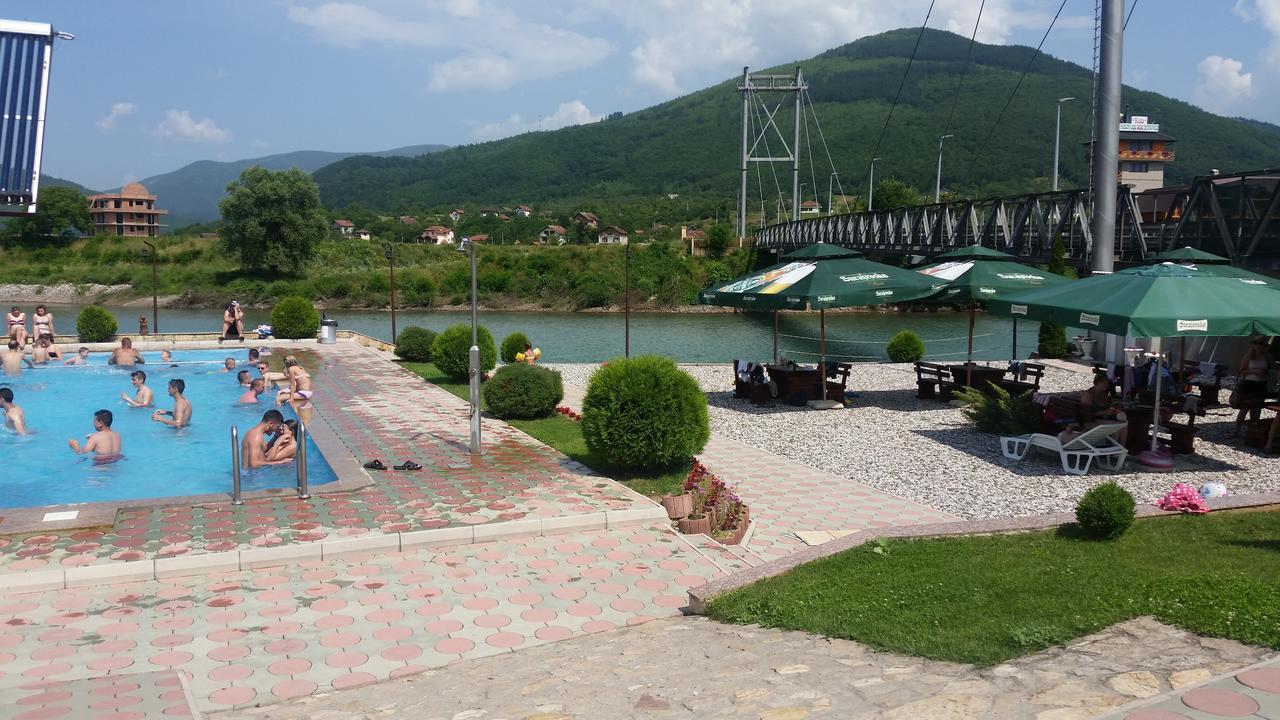 Pansion Basa Hotel Ustikolina ภายนอก รูปภาพ