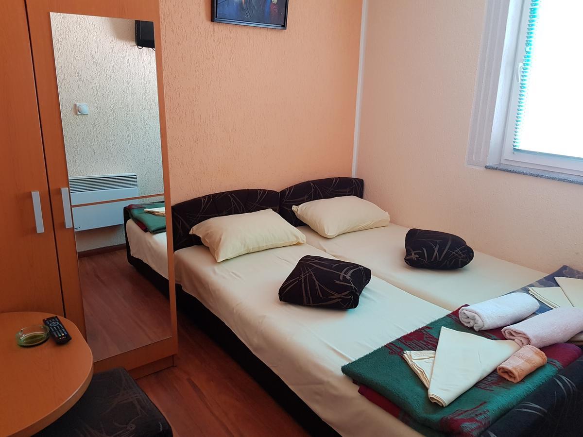 Pansion Basa Hotel Ustikolina ภายนอก รูปภาพ