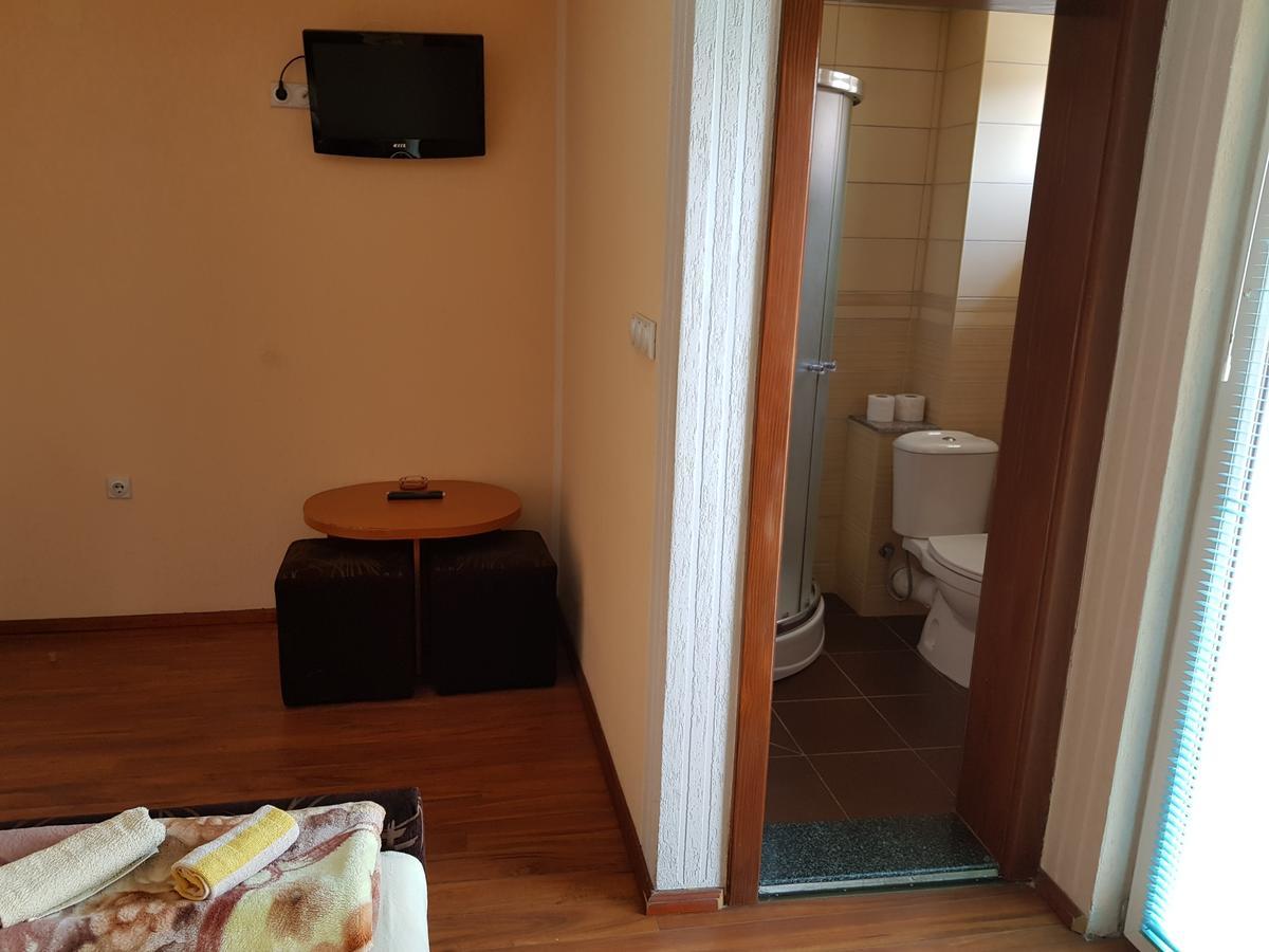 Pansion Basa Hotel Ustikolina ภายนอก รูปภาพ