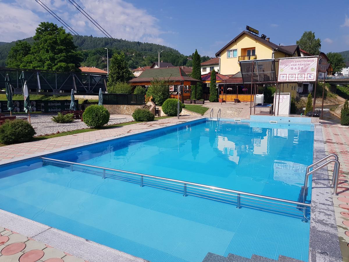 Pansion Basa Hotel Ustikolina ภายนอก รูปภาพ