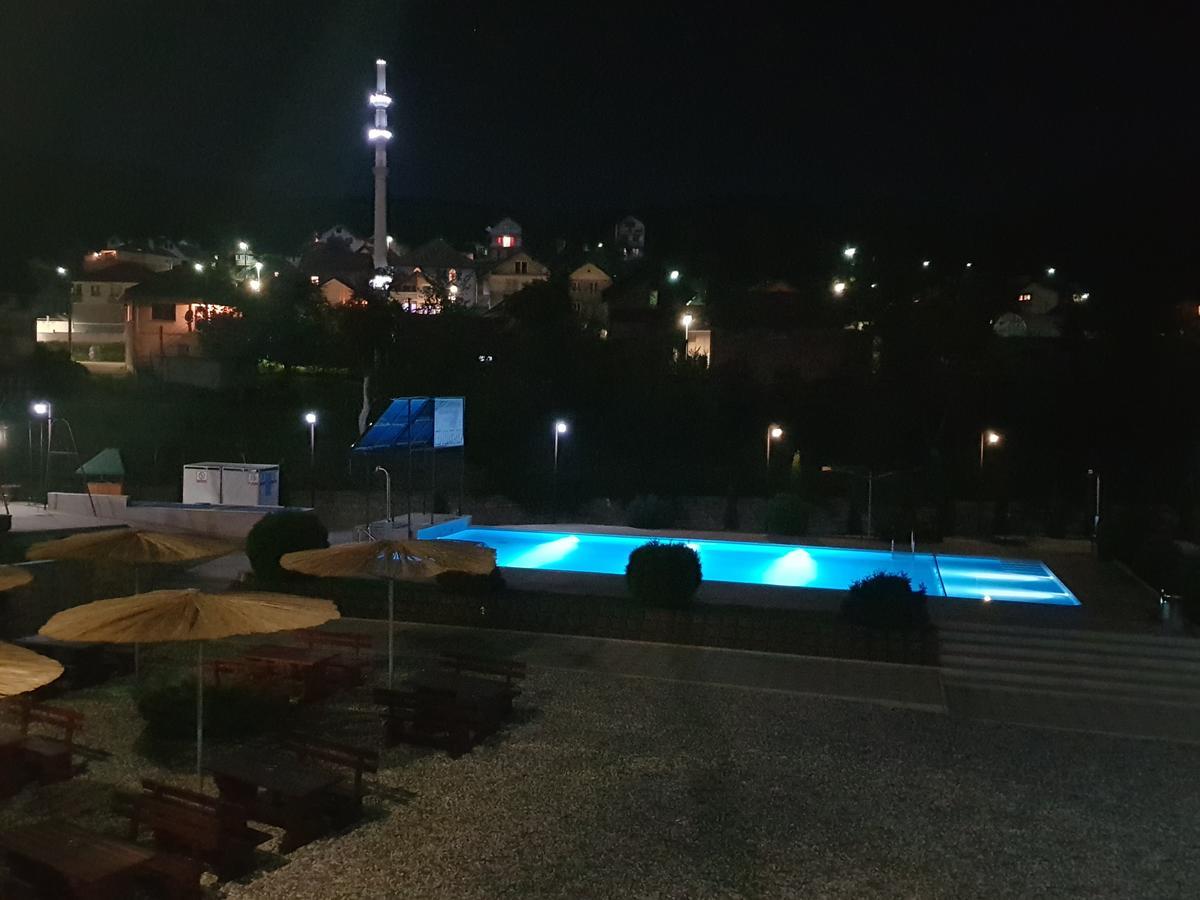 Pansion Basa Hotel Ustikolina ภายนอก รูปภาพ