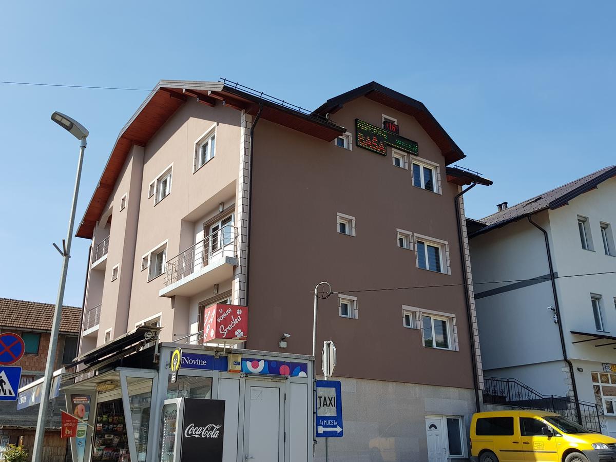 Pansion Basa Hotel Ustikolina ภายนอก รูปภาพ
